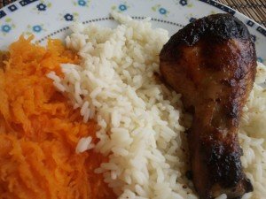 Mézes-mustáros csirke jázminrizzsel és süstőtökpürével